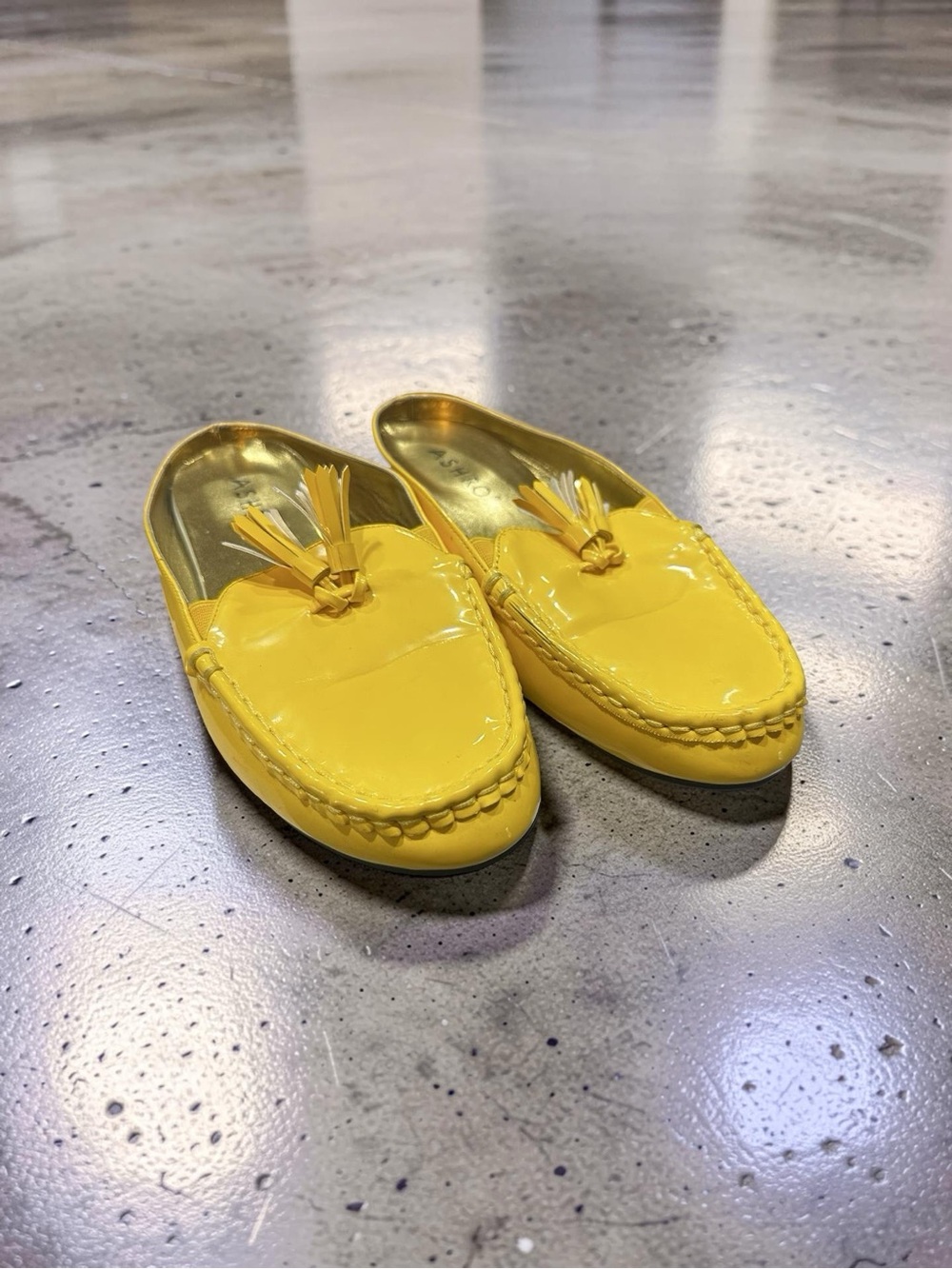Ashro Yellow Patent Tassel Mules Size 10 BT12